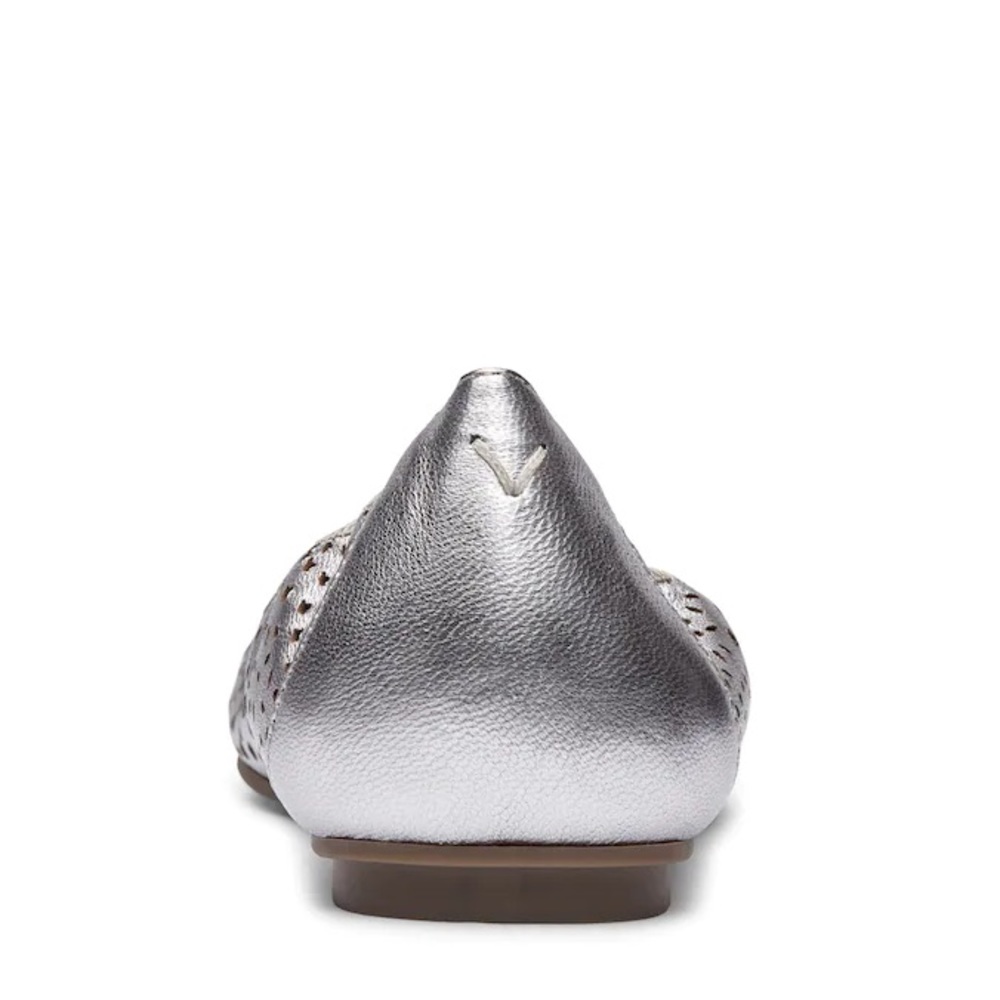 Like New In Box Vionic Pewter Robyn Style Flats - image 4